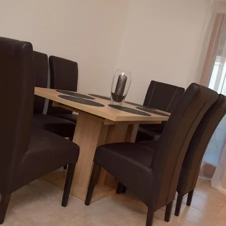 Dina 1 Appartement Posedarje