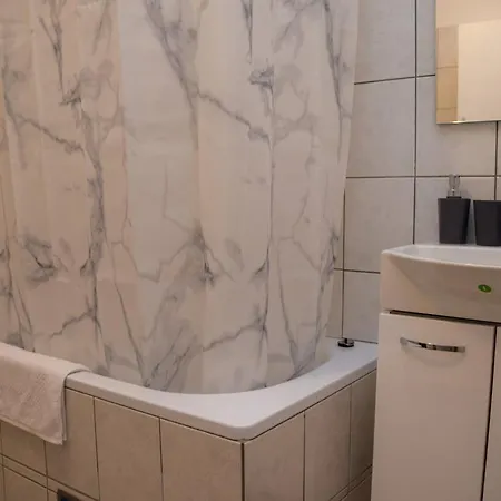 Dina 1 * بوسيدارجي