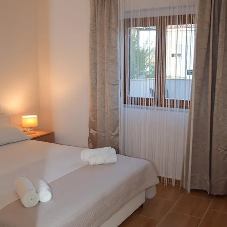 Appartement Dina 1 Posedarje