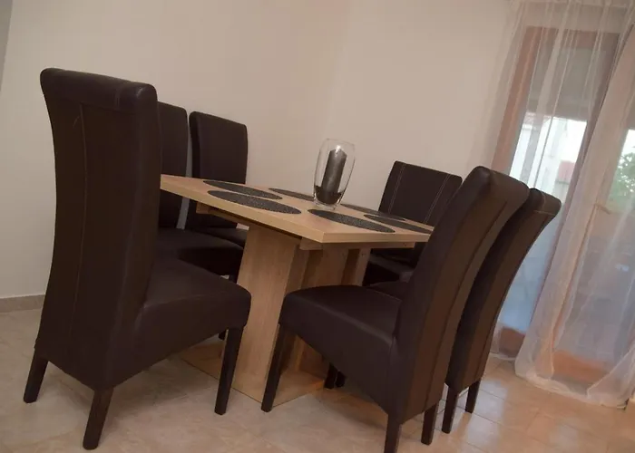 Dina 1 Apartment Posedarje