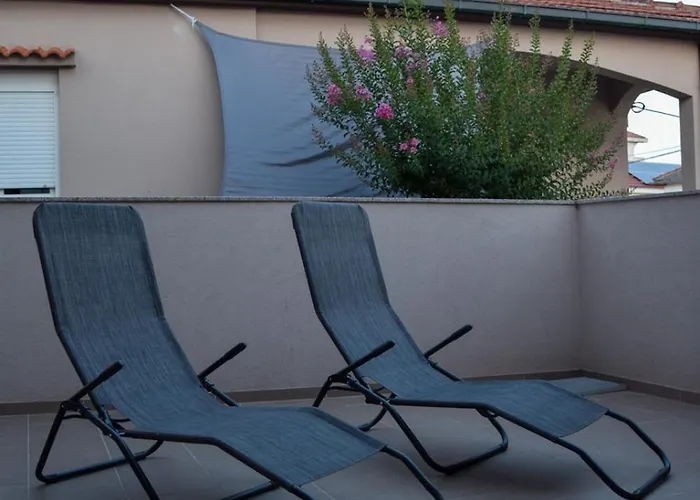 Dina 1 Apartament Posedarje